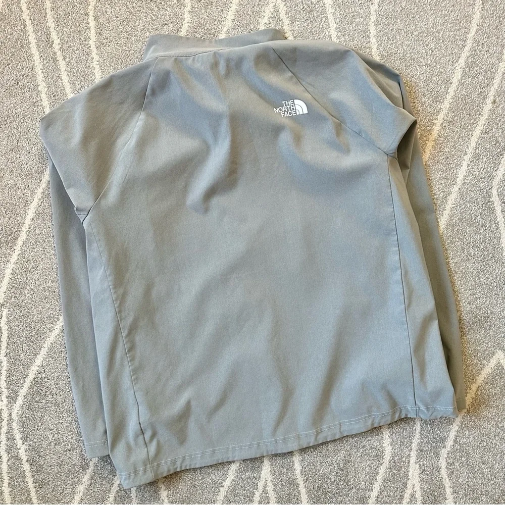 North Face Gray Lightweight Windebreaker